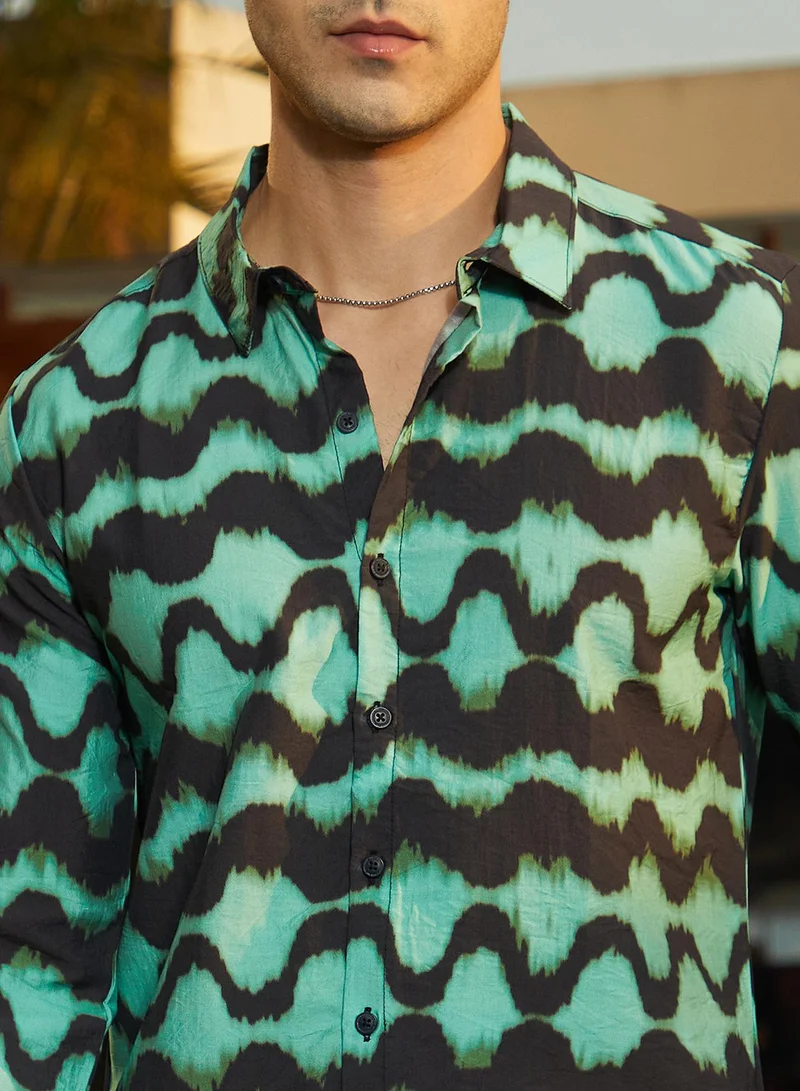 Campus Sutra Men's Jungle Green Spiral-Strokes Shirt