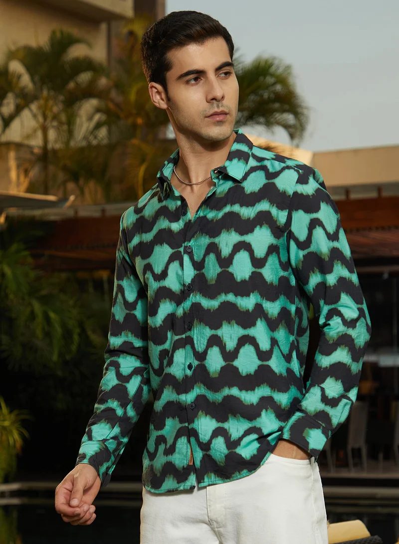 Campus Sutra Men's Jungle Green Spiral-Strokes Shirt