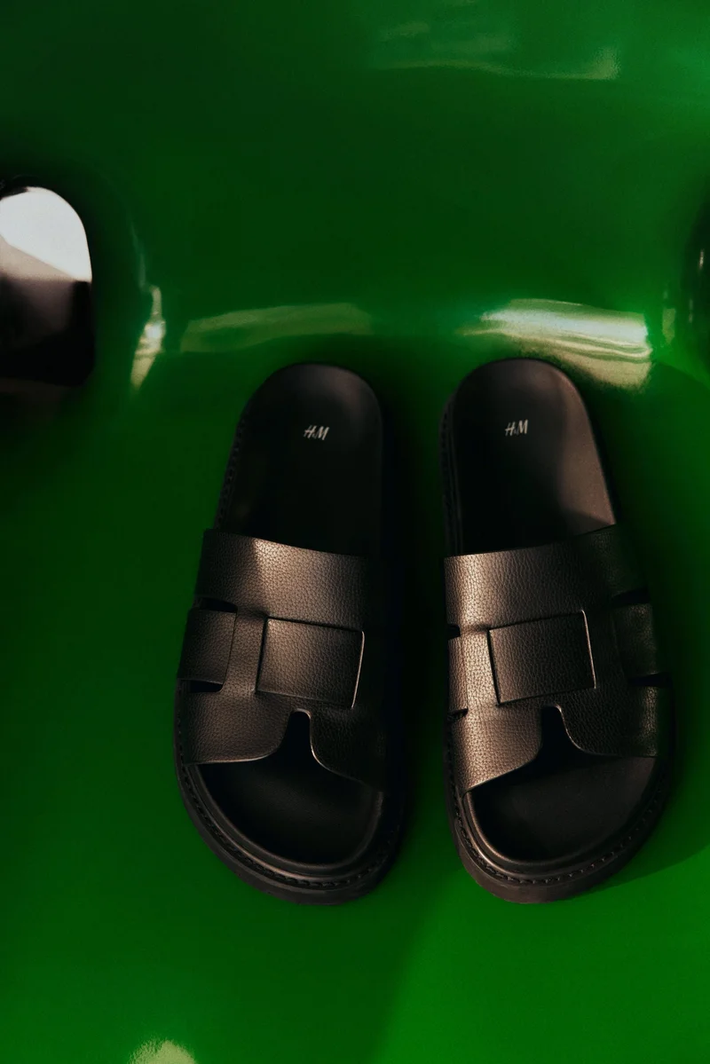 اتش اند ام Slide sandals