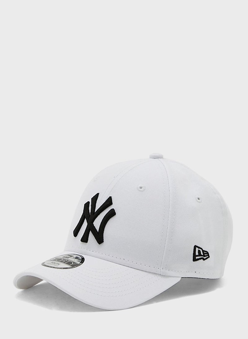 NEW ERA Kids 9Forty League Essential New York Yankees Cap - Image 1