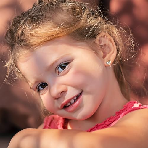 IEFWELL إي إف ويل هدايا صغيرة للفتيات المراهقات - أقراط دراسات للفتيات أفكار هدايا، أقراط حرف القلب M للفتيات المراهقات، أقراط مكعب زركونيا مضادة للحساسية لأفكار هدايا عيد ميلاد الفتيات في سن السنة، - Image 4