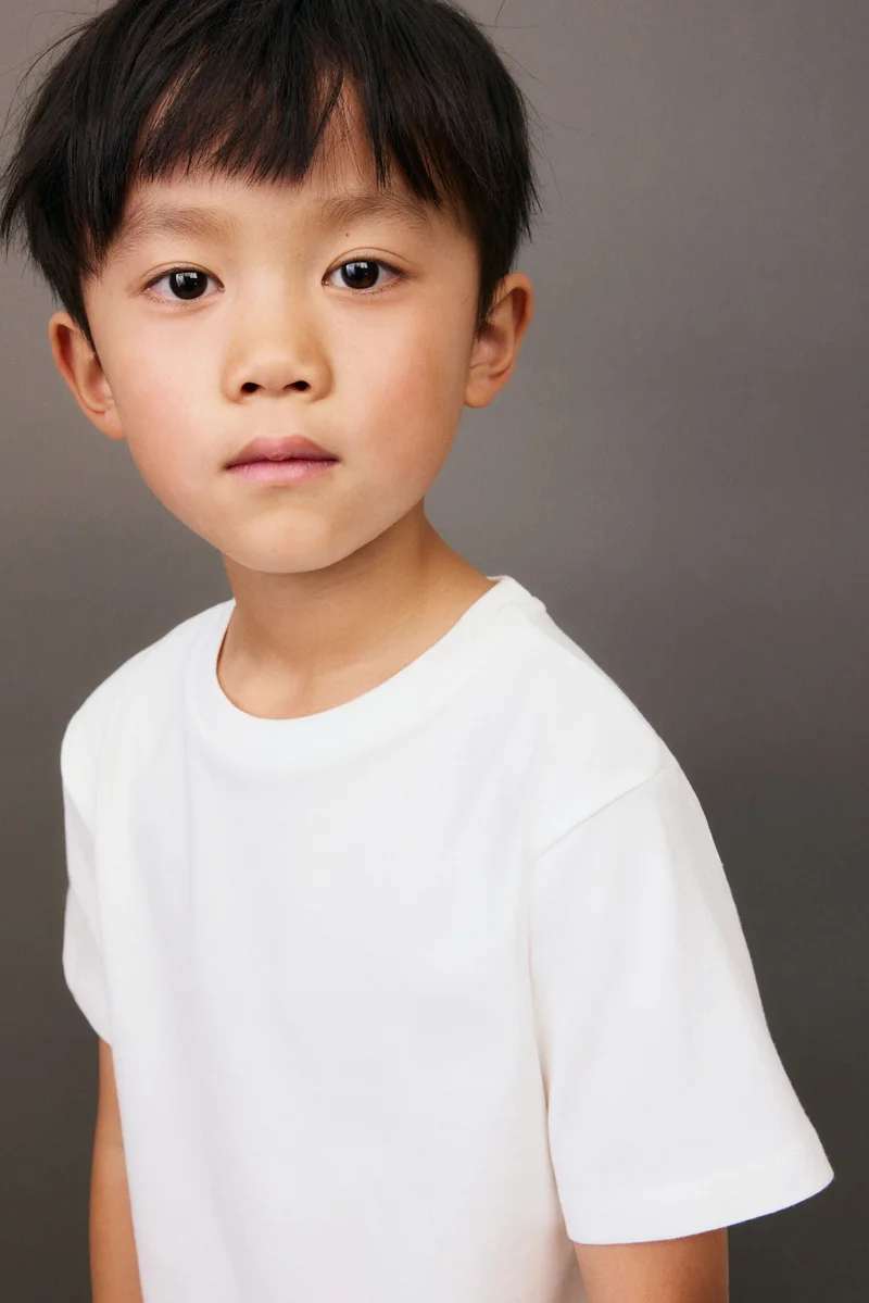 اتش اند ام تي-شيرت واسع من قطن بيما