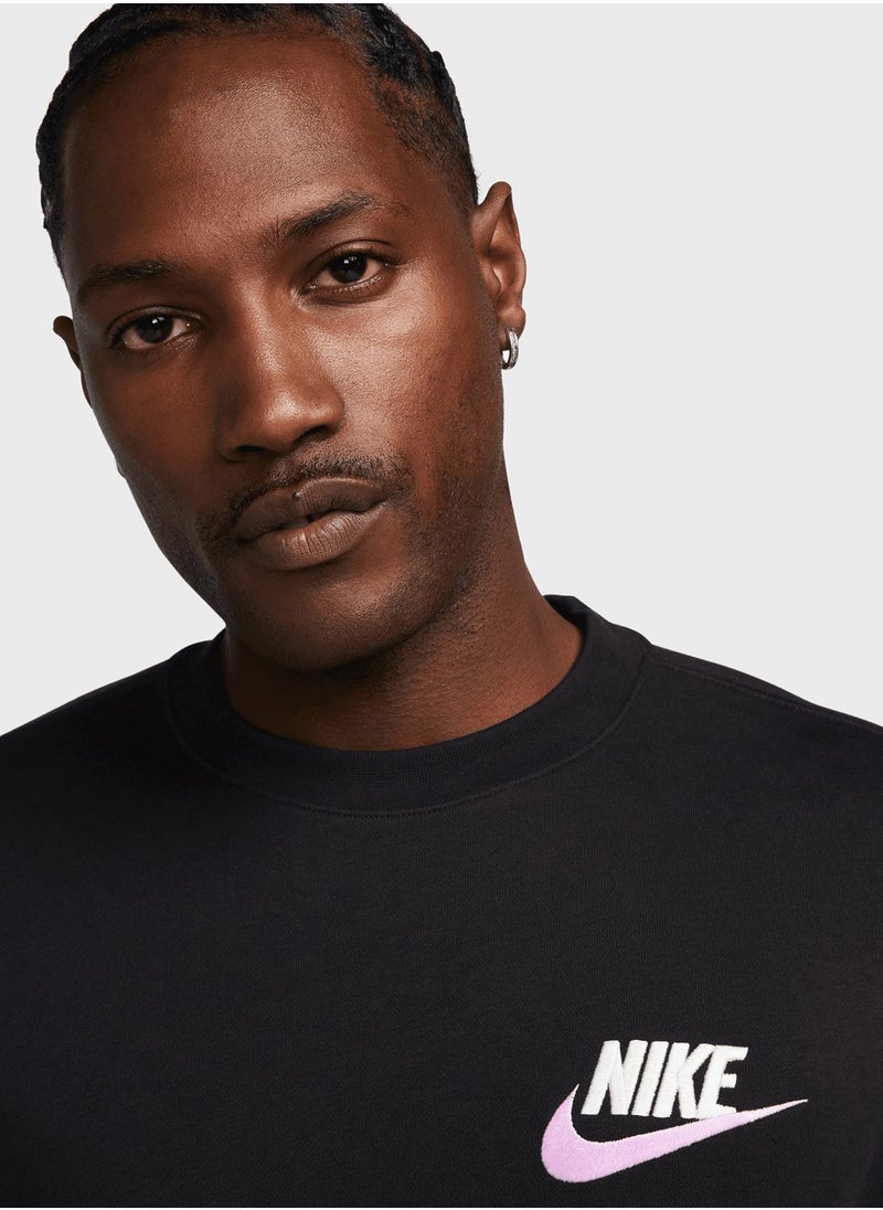 Nike - Essential Club Sweatshirt - Image 1