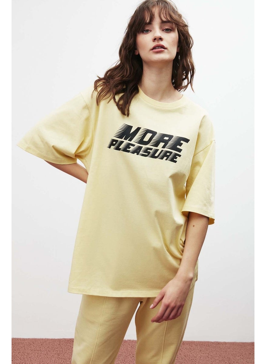 Pleasure Oversize Yellow T-Shirt - pzsku/ZE399F85508898666045DZ/45/_/1741212873/f0d84202-a96b-4980-b122-3aeadc64abbe