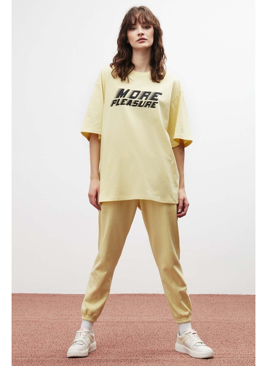 Pleasure Oversize Yellow T-Shirt - pzsku/ZE399F85508898666045DZ/45/_/1741212874/4cd0f50a-70ef-4bc5-b103-2725d3a09d4e