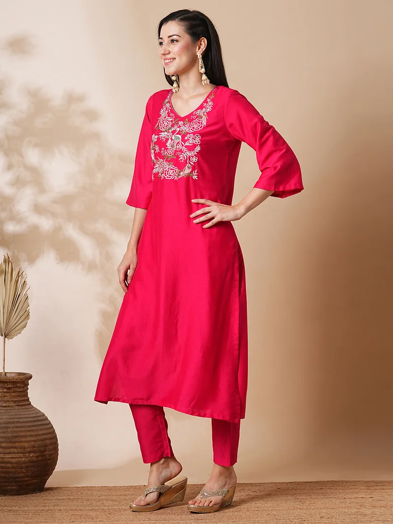 globus Women Pink Floral Embroidered Thread Work Straight Kurta With Trousers