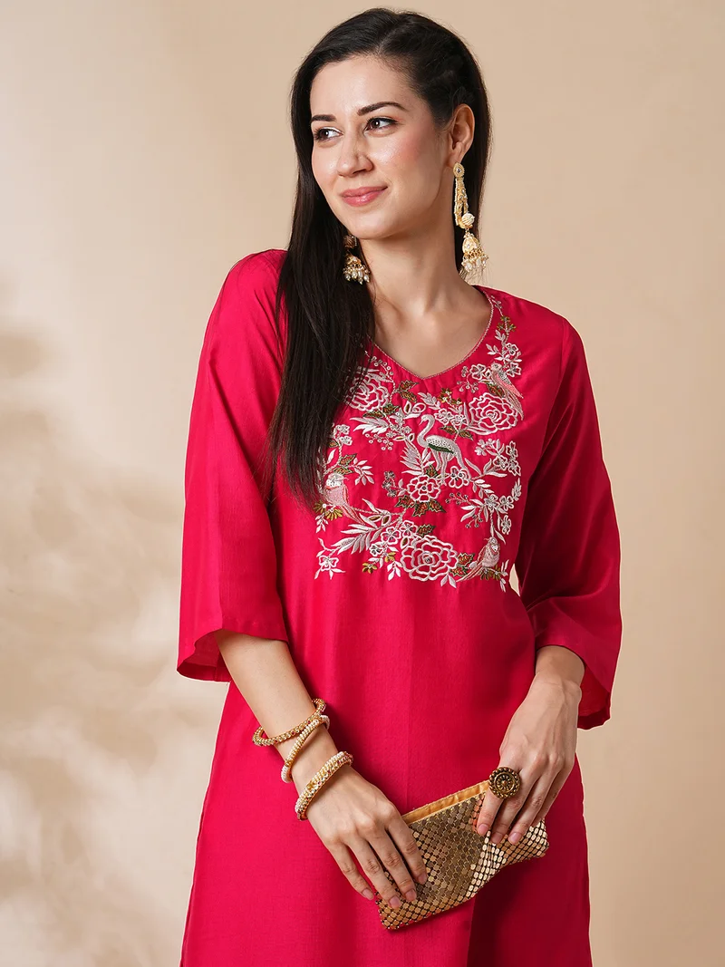 globus Women Pink Floral Embroidered Thread Work Straight Kurta With Trousers