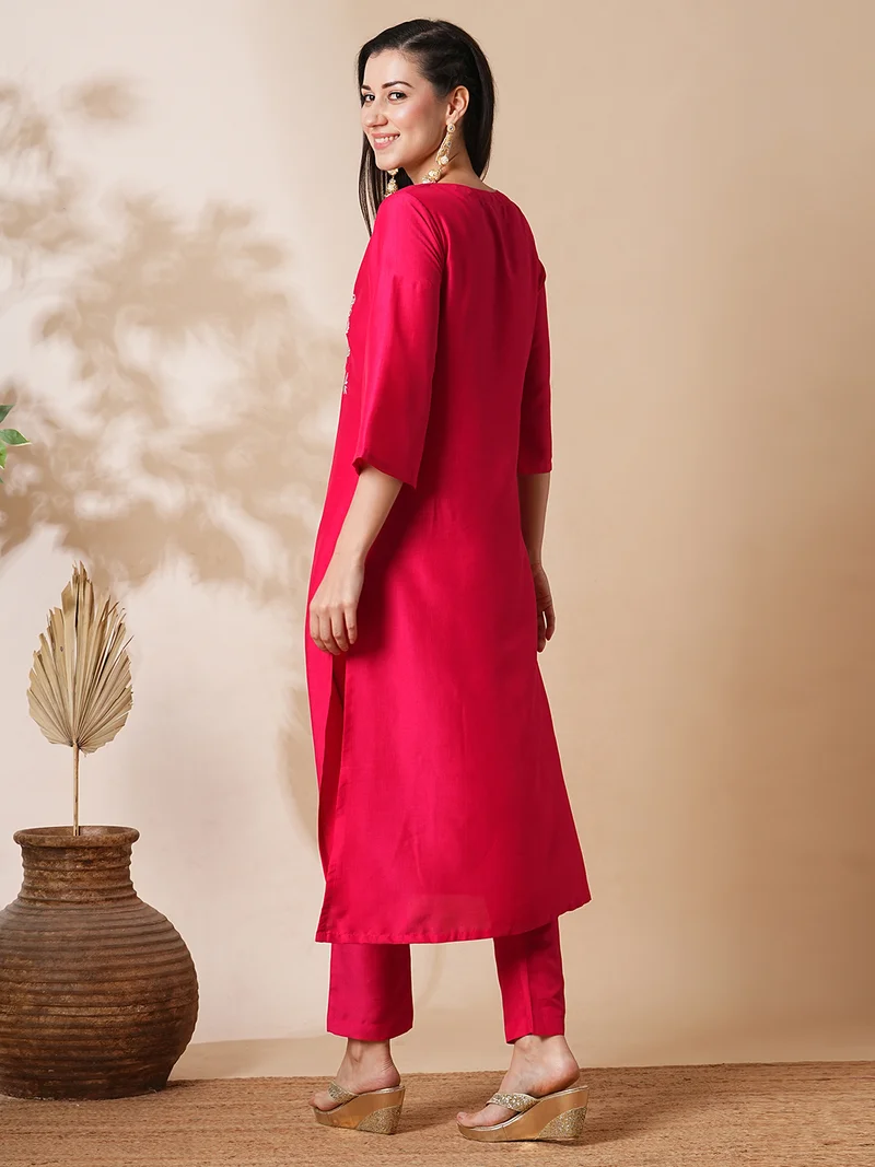 globus Women Pink Floral Embroidered Thread Work Straight Kurta With Trousers