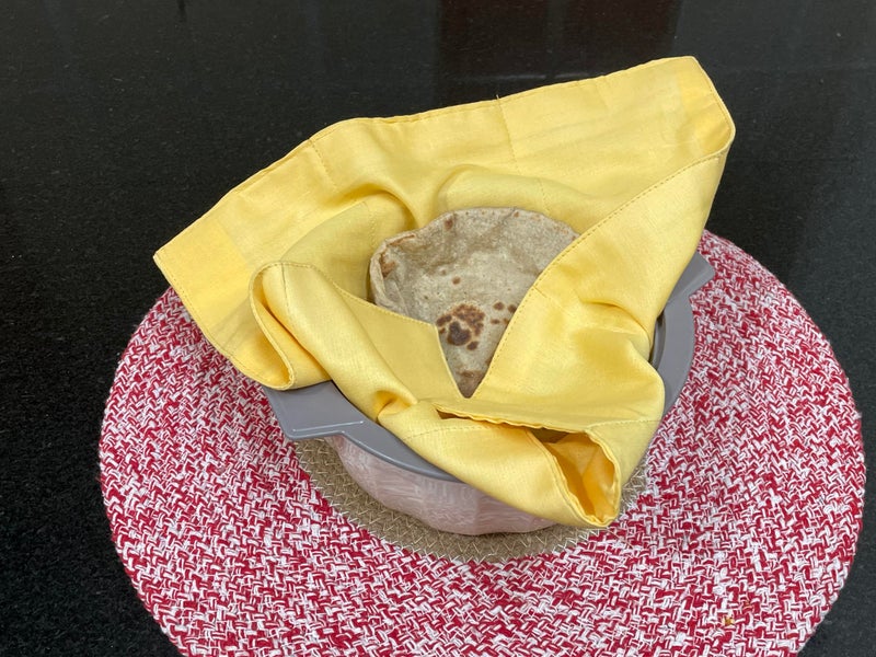 FOVERÓS Cotton Roti Chapati Cover Roti Rakhne ka Kapda Kids Tiffin Napkin Size : 30 x 30 cms,Pack of 4 (WhiteYellow, 30 x 30 Cms) - Image 4