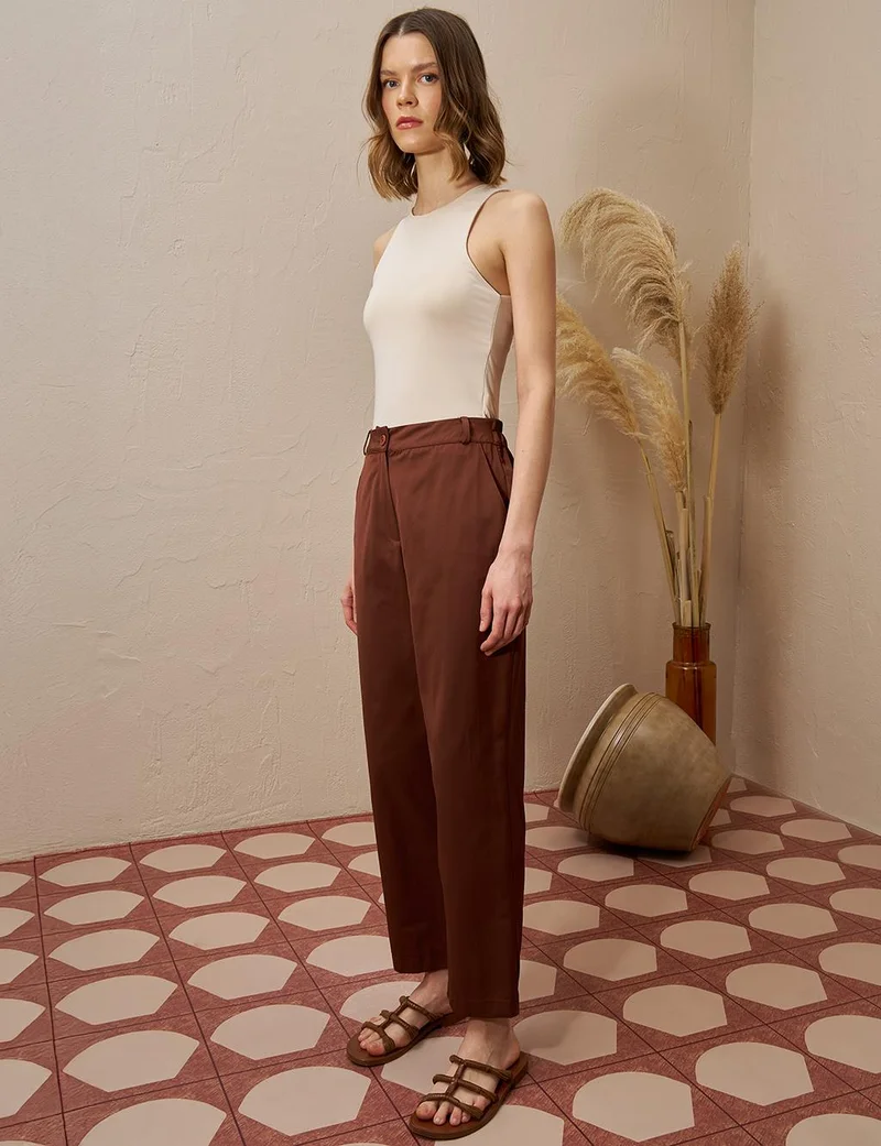 Kayra Slit-Hem Carrot Cut Pants Coffee