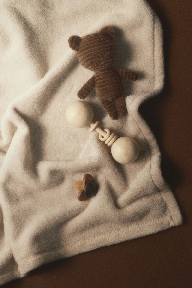 اتش اند ام بطانية للرضع من الصوف