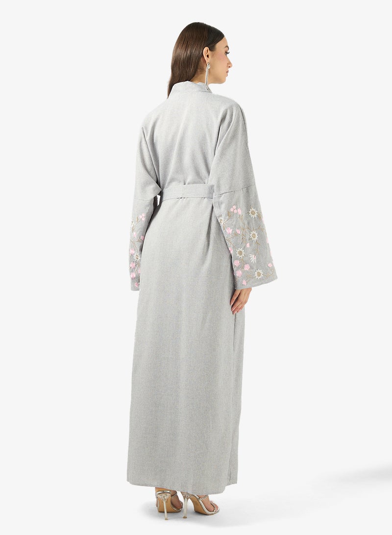 خزانة عباية بأكمام مطرزة بالزهور - Image 2