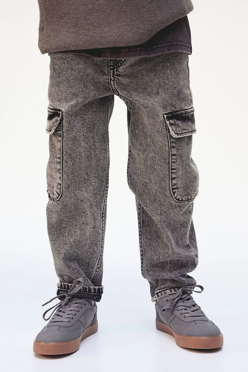 H&M Relaxed Tapered Fit Jeans