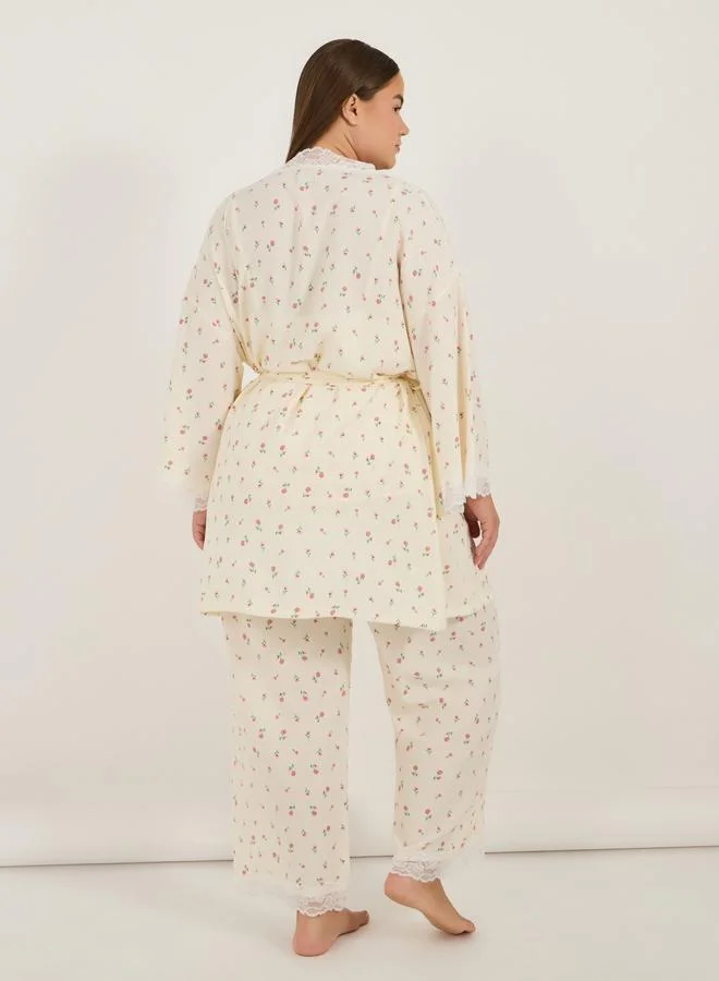 Styli Styli Pack of 3 - Plus Size All Over Ditsy Floral Print Cami Top- Robe and Pyjama