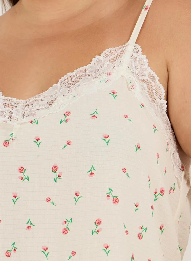 Styli Styli Pack of 3 - Plus Size All Over Ditsy Floral Print Cami Top- Robe and Pyjama
