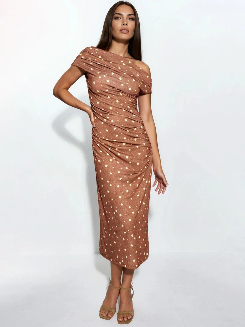 هيكاب Asymmetric Neck Floral Midi Dress