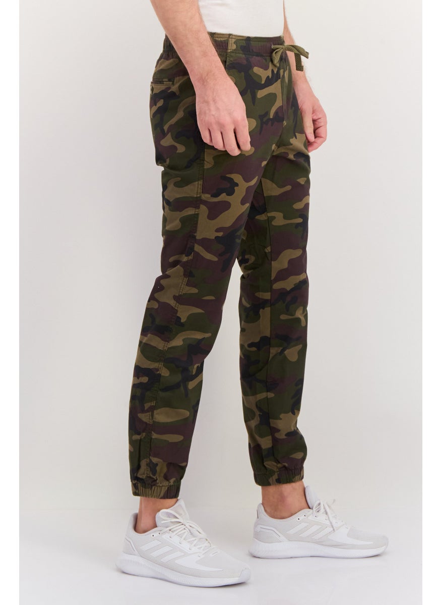 GAP - Men Regular Fit Camouflage Jogger Pants, Olive Combo - Image 1