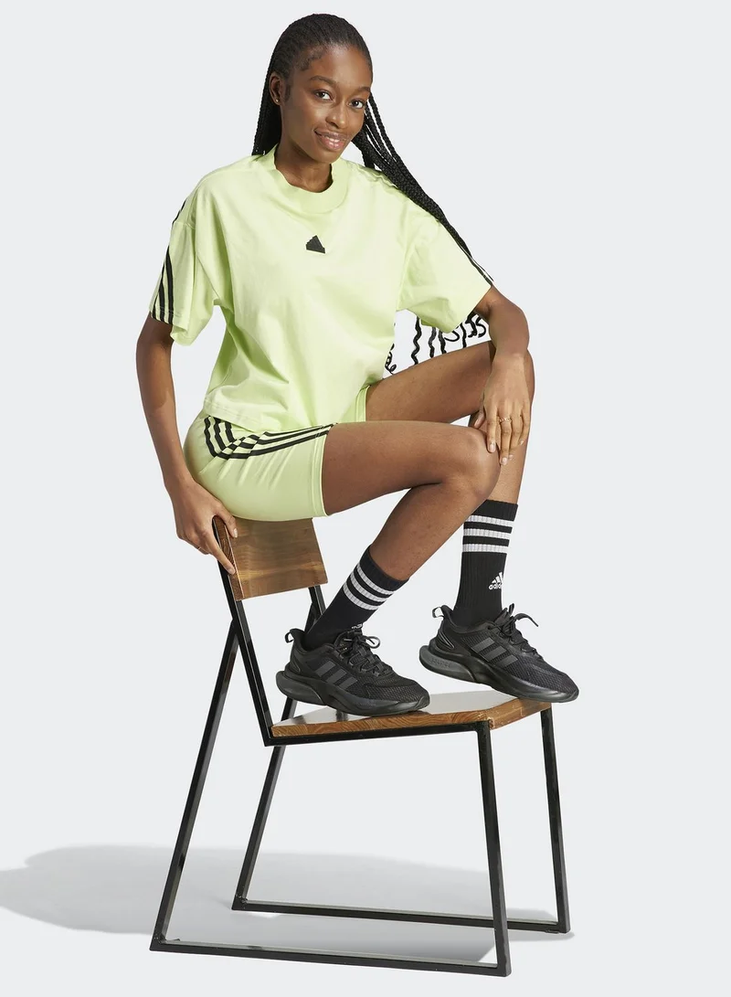 adidas تيشيرت مزين بخطوط الماركة