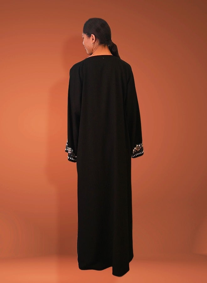 جميلة عباية سوداء بتطريز حجري على الكم - Image 2