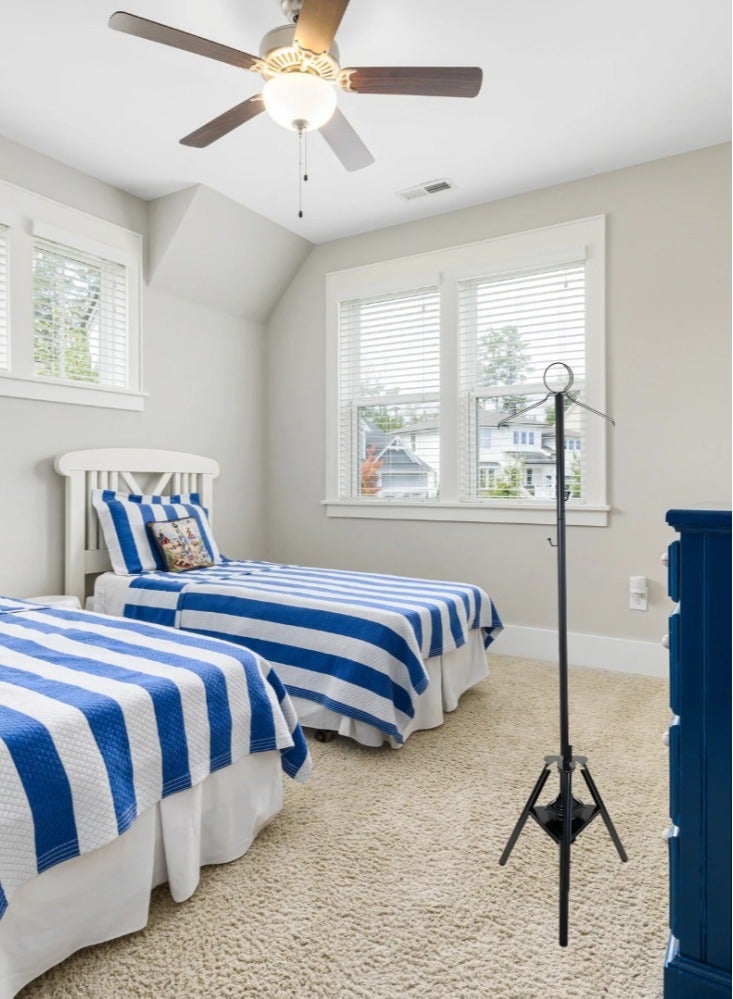 SHEE ONE Incense burner and hanger with holes for steaming clothes and a multi-use hanger with an elegant 2-in-1 design, height 185 cm - Image 5