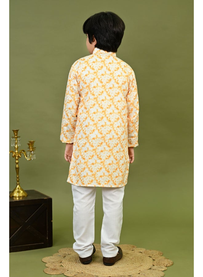 BT DEZINES طقم كورتا وبيجامة للأولاد باللون الذهبي وصبغ الربط - Image 2