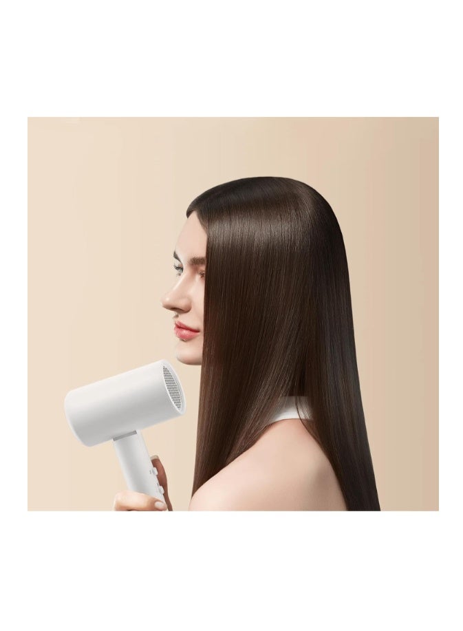 Xiaomi Compact Hair Dryer H101 Compact Ultra Light Weight and foldable| Hot/Cold Air Alternating Mode | Multiple air flow modes | 50 million* negative ions| A dual overheat protection mechanism - Image 5