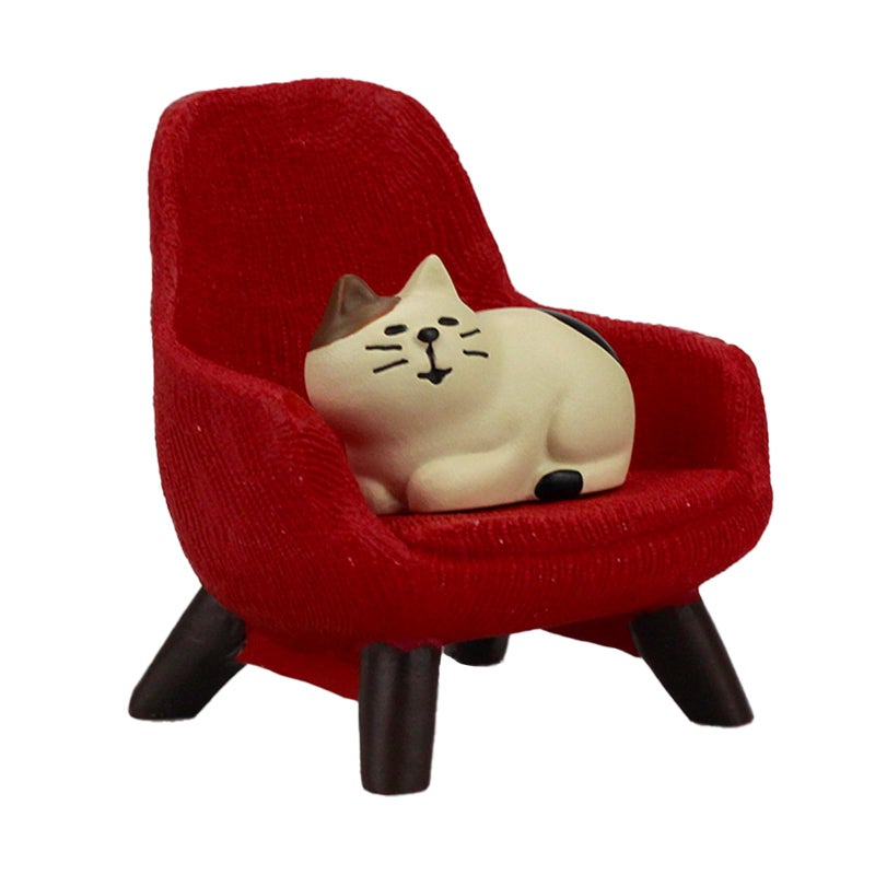 Refintural Miniature Cat Figurines with Small Sofa Resin Mini Cat Figures Kitten Miniature Desk Accessories Perfect Cute Cat Gift for Cat Lovers Red Sofa