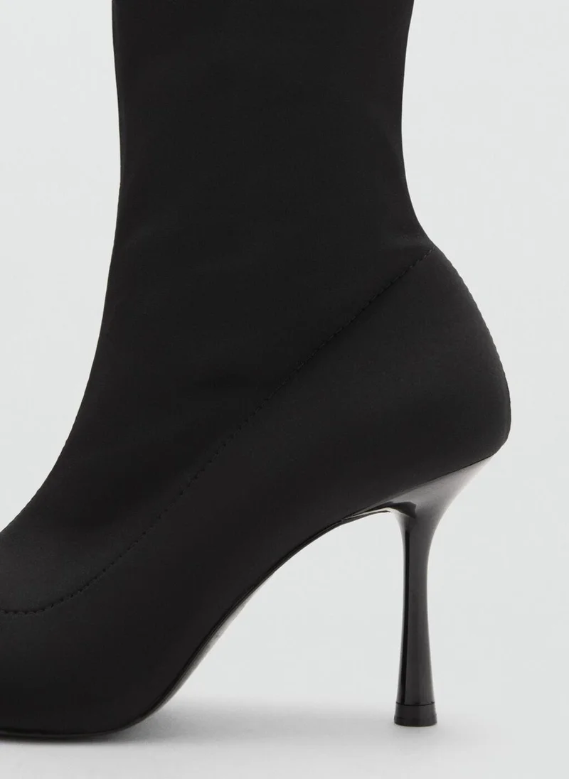 مانجو جوارب كعب بوت