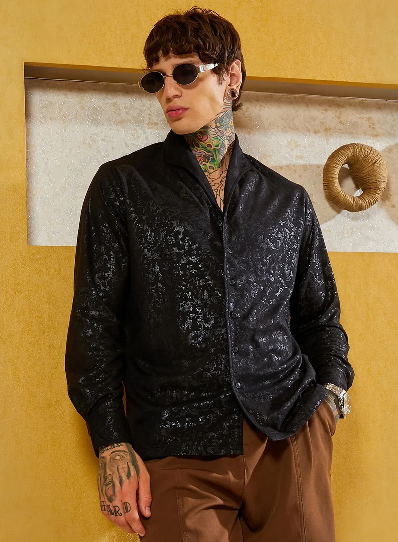 Campus Sutra Men's Onyx Black Corroded-Tactile Shirt For Casual Wear | Spread Collar | Long Cuffed Sleeves | Button Closure | Shirt Crafted With Comfort Fit For Everyday Wear