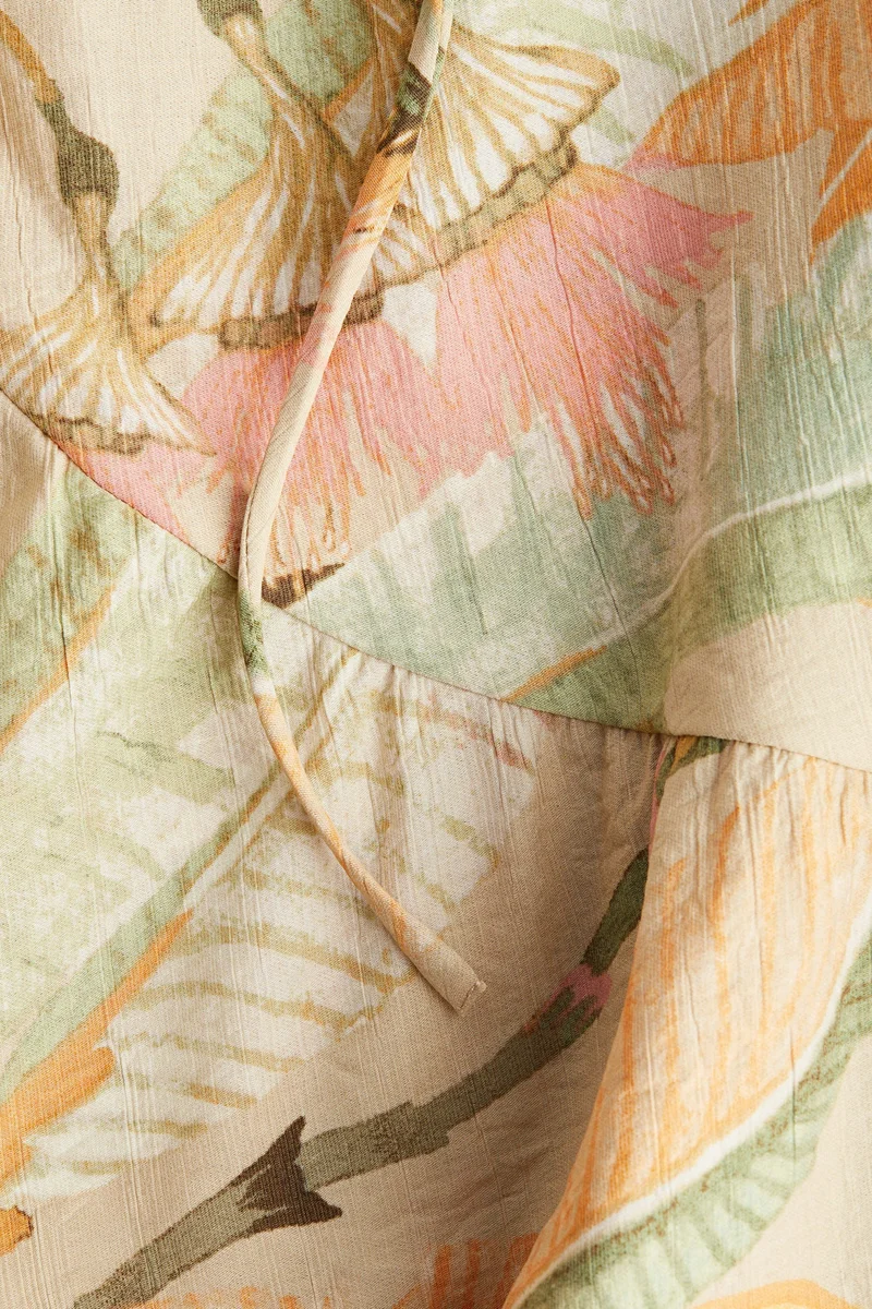 اتش اند ام فستان ملفوف بتصميم منقوش