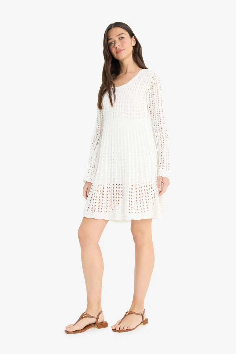 ديفاكتو A Cut Openwork Long Sleeve Knitwear Dress