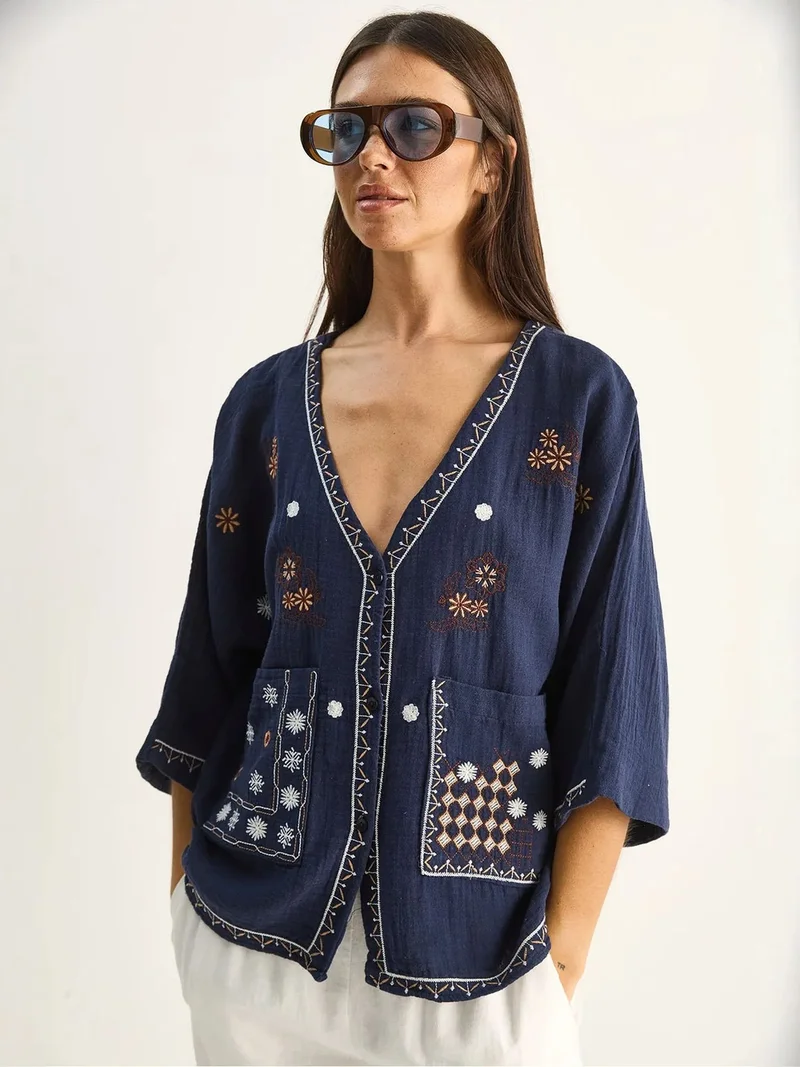 Bianco Lucci LUCCI Embroidered Cotton Crepe V-Neck Shirt