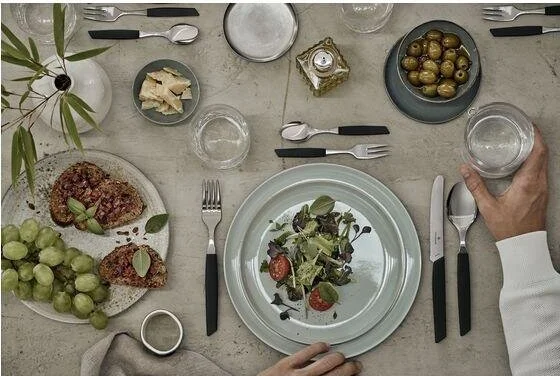 Victorinox Swiss Modern 24 Piece Table Set
