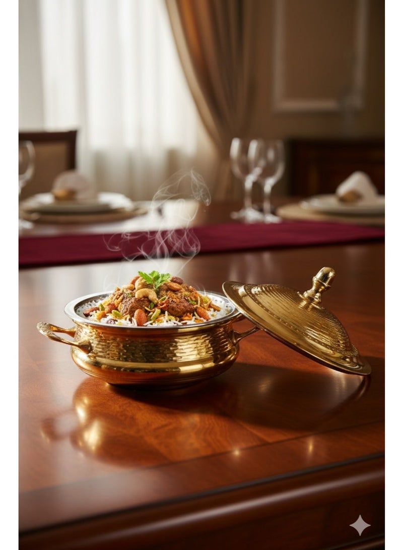 حلة تقديم من النحاس المصقول – بغطاء زخرفي ومقابض جانبية - Image 2