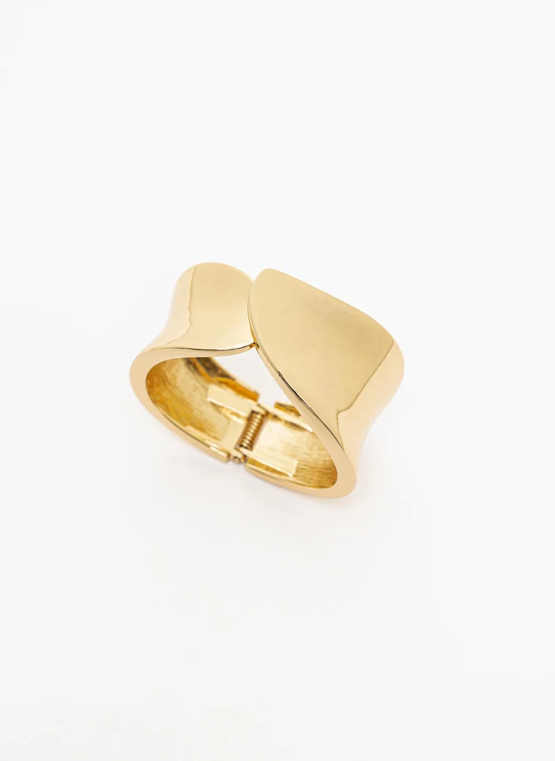 Lichi Curved smooth metal bracelet