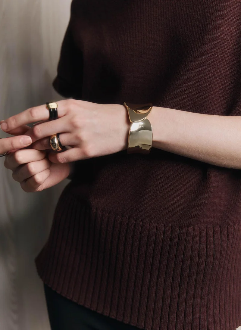 Lichi Curved smooth metal bracelet