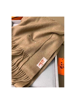 وشاح الكشمير الأساسي الناعم - pzsku/ZE3DD4037E9D02310E3DCZ/45/_/1705251367/fa7c0995-81a7-4ed5-9e5a-87f319a57c6e