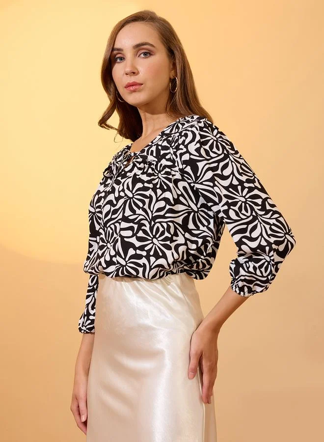 جلو باص بلوزة مُطبعة بالكامل بتفاصيل أربطة