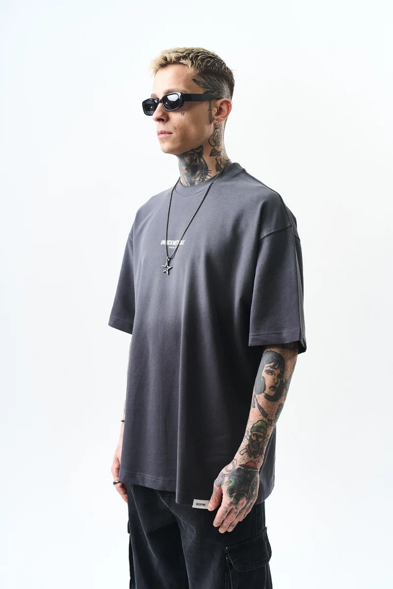 ريسباير تي شيرت رجالي مقاس كبير (Oversize) بطبعة "Unfuckwithable"، فومي (رمادي دخاني)