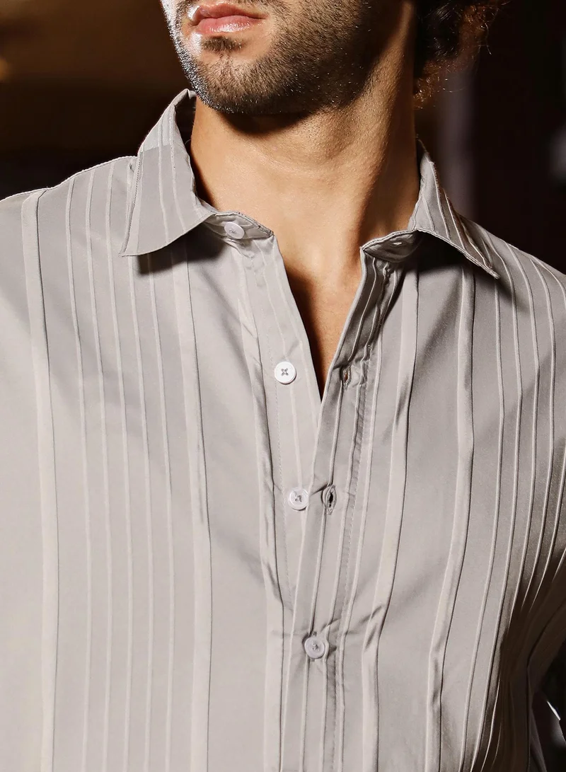 Campus Sutra Campus Sutra Men's Coin Grey Unbalanced-Ridge Oversized Shirt For Casual Wear | Spread Collar | Short Regular Sleeves | Button Closure | Oversized Shirt Crafted With Comfort Fit For Everyday Wear