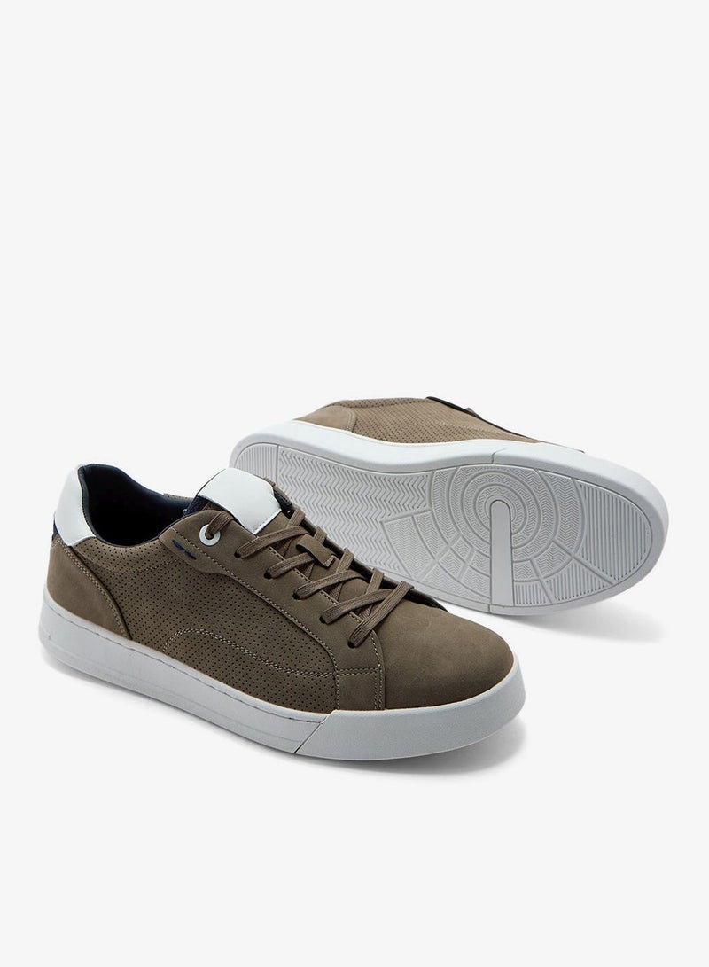 سفنتي فايف سنيكرز بتفاصيل مثقبة أساسية - Image 3