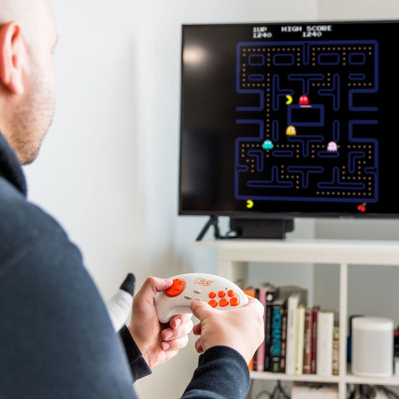 ATGAMES Bandai Namco Flashback Blast! comes with an HDMI dongle, 8 greatest Bandai Namco games built in and a 2.4G wireless game controller. Video output is at 720P high resolution. - Image 2