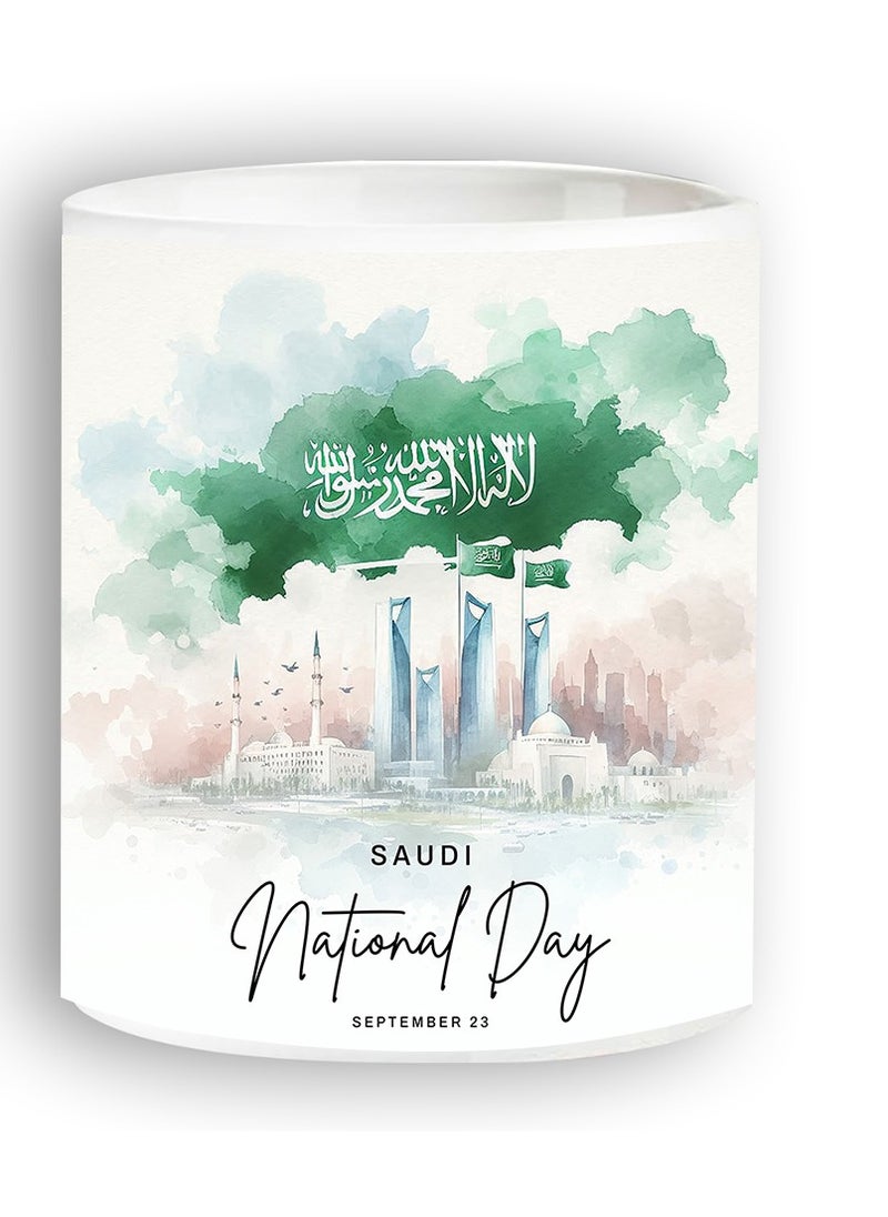 حكاية شمعة اليوم الوطني ، مج من السيراميك بطبعة تصميم لليوم الوطني السعودي بلون أبيض  - Image 1