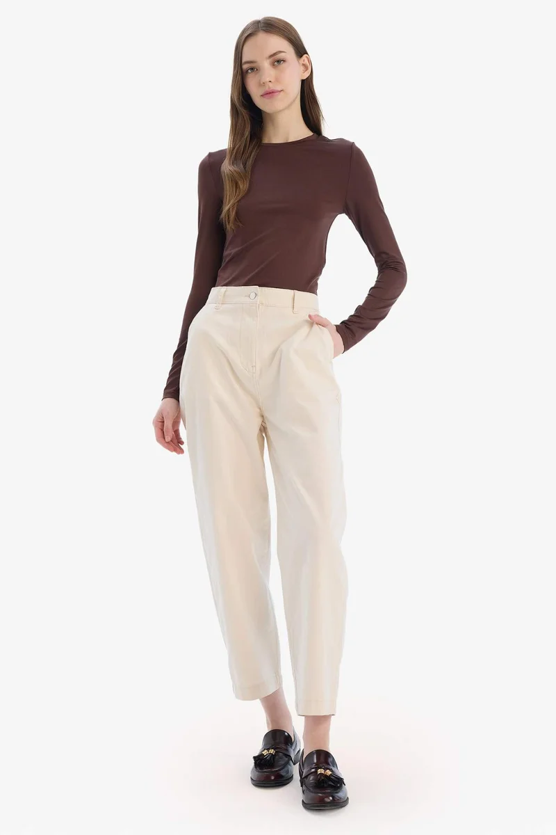 ديفاكتو Carrot Fit Normal Waist Gabardine Trousers