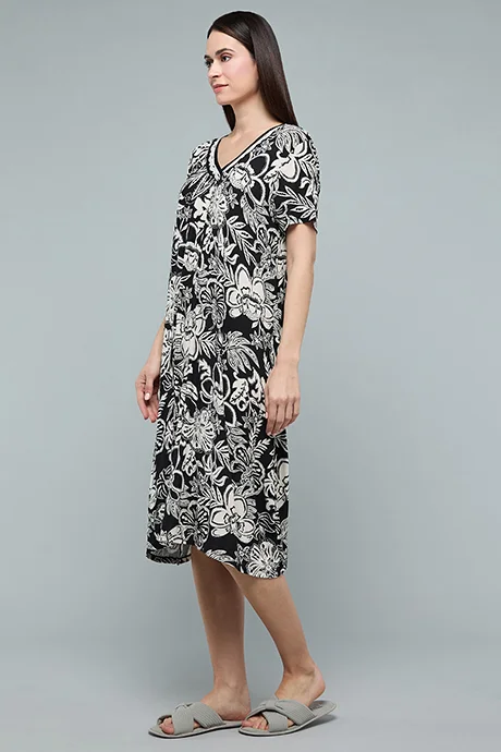 أر أند بي Printed Nightdress with V-Neck and Short Sleeves
