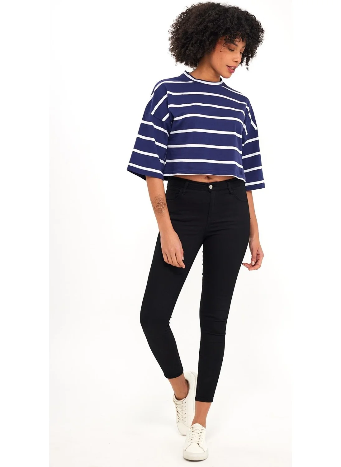 الكسندر جاردي Striped Crop T-Shirt (B23-00151)