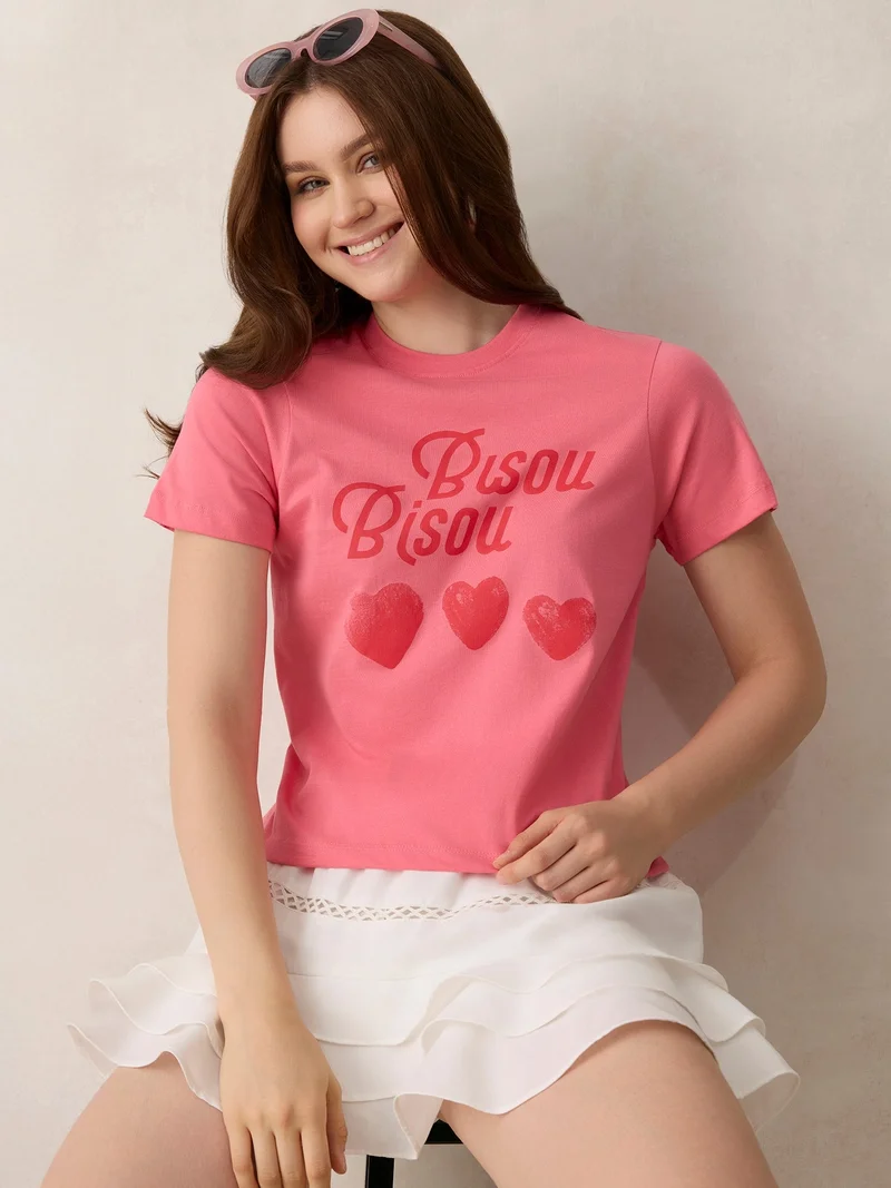 أوجيدر تي شيرت وردي بياقة دائرية وطبعة