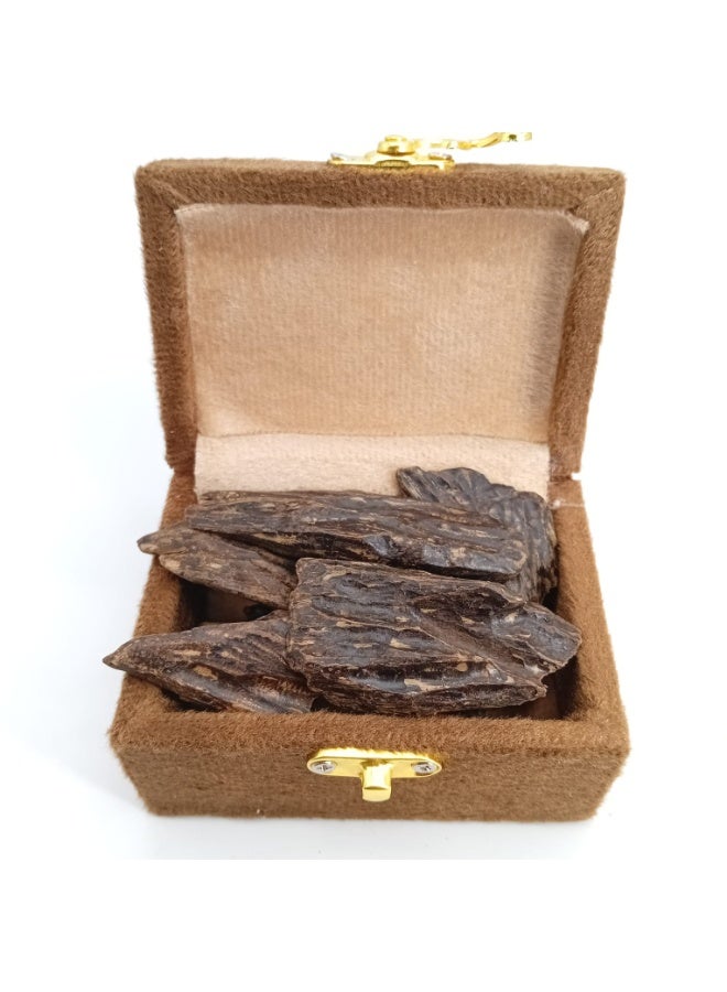 Akarm Akarim Kalimantan Oud (Enhanced) - 1 Ounce (28g) with Velvet Box - Image 3