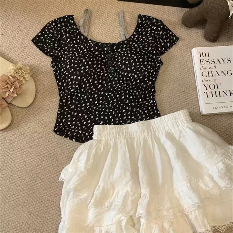 Fake Two-Piece Floral Short-Sleeved T-Shirt For Women With Breast Pads, Slimming Look, Pure Desire Backless Short Top For Women - Image 1
