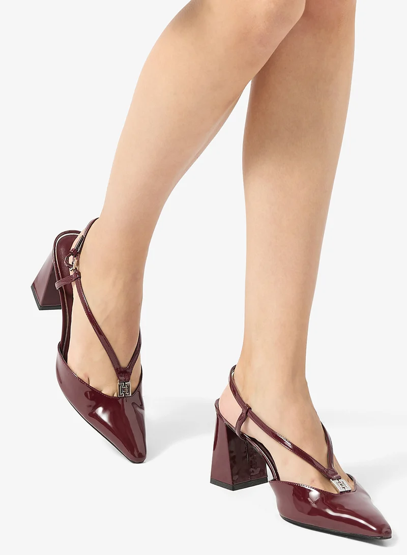 جس حذاء كاجوال بكعب وحزام خلفي